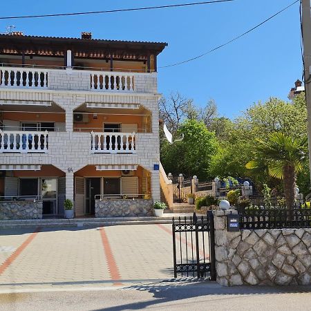 Apartments Nef Pinezici  Exterior photo